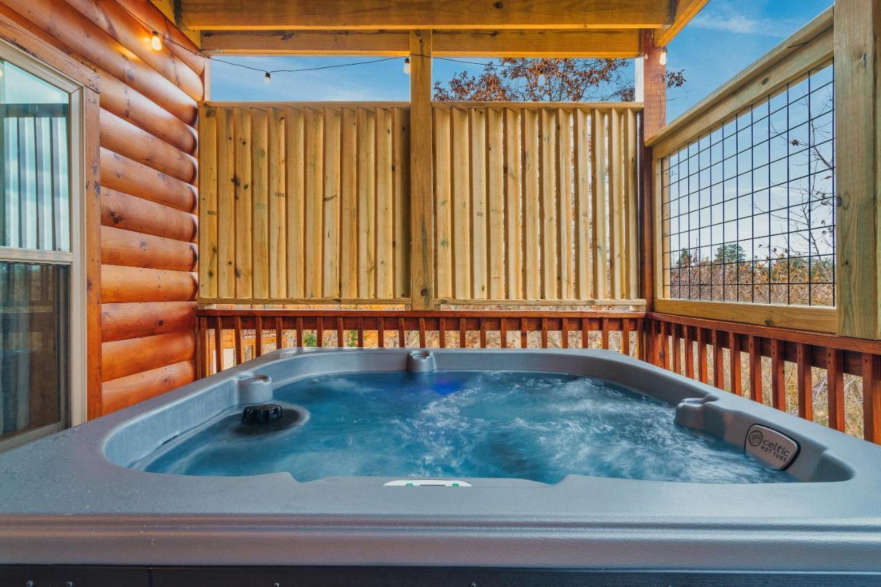 Mountains R Calling, Cozy Hideaway, King Beds, Hot-Tub, Arcade, Ev Ready Pigeon Forge Zewnętrze zdjęcie