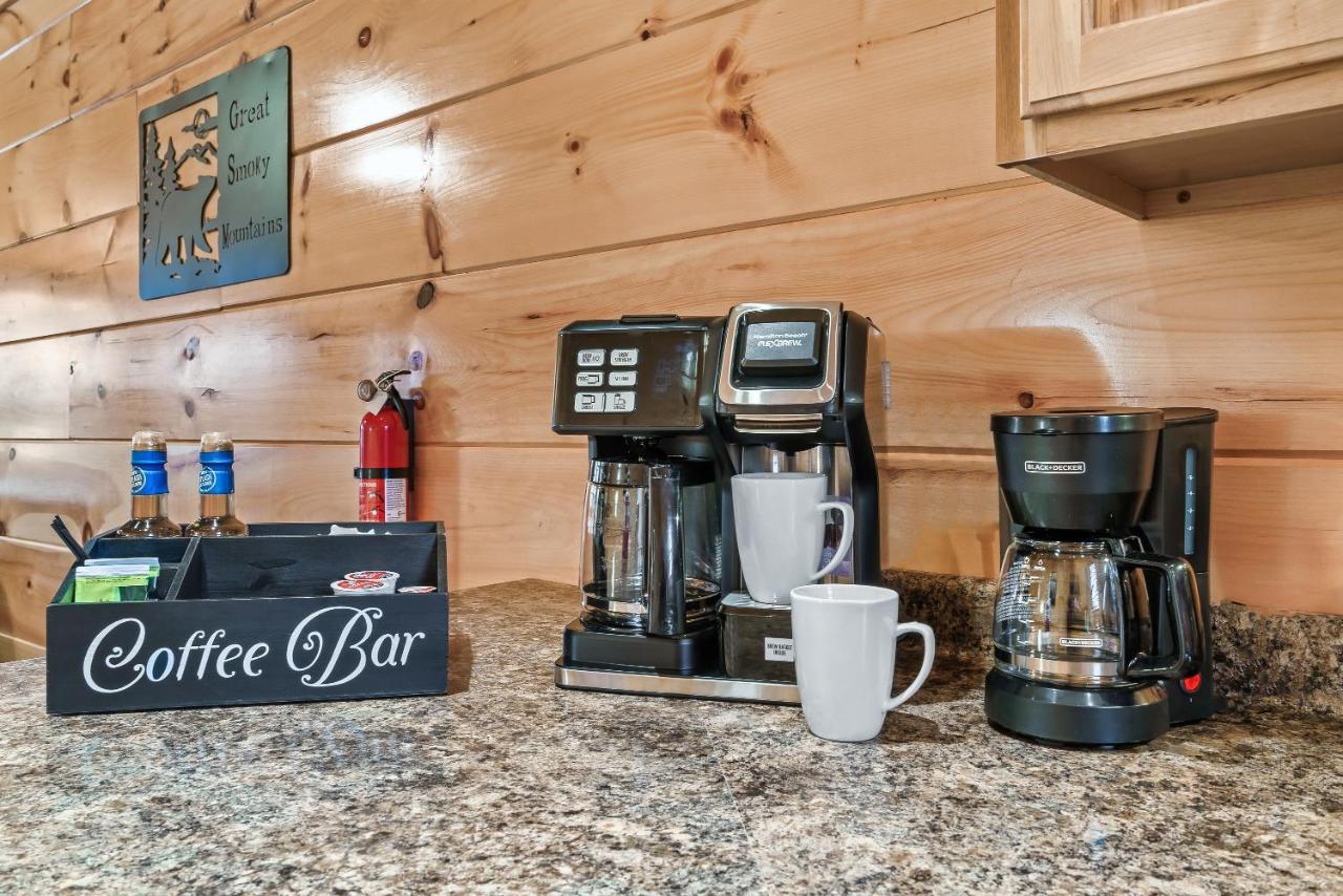 Mountains R Calling, Cozy Hideaway, King Beds, Hot-Tub, Arcade, Ev Ready Pigeon Forge Zewnętrze zdjęcie