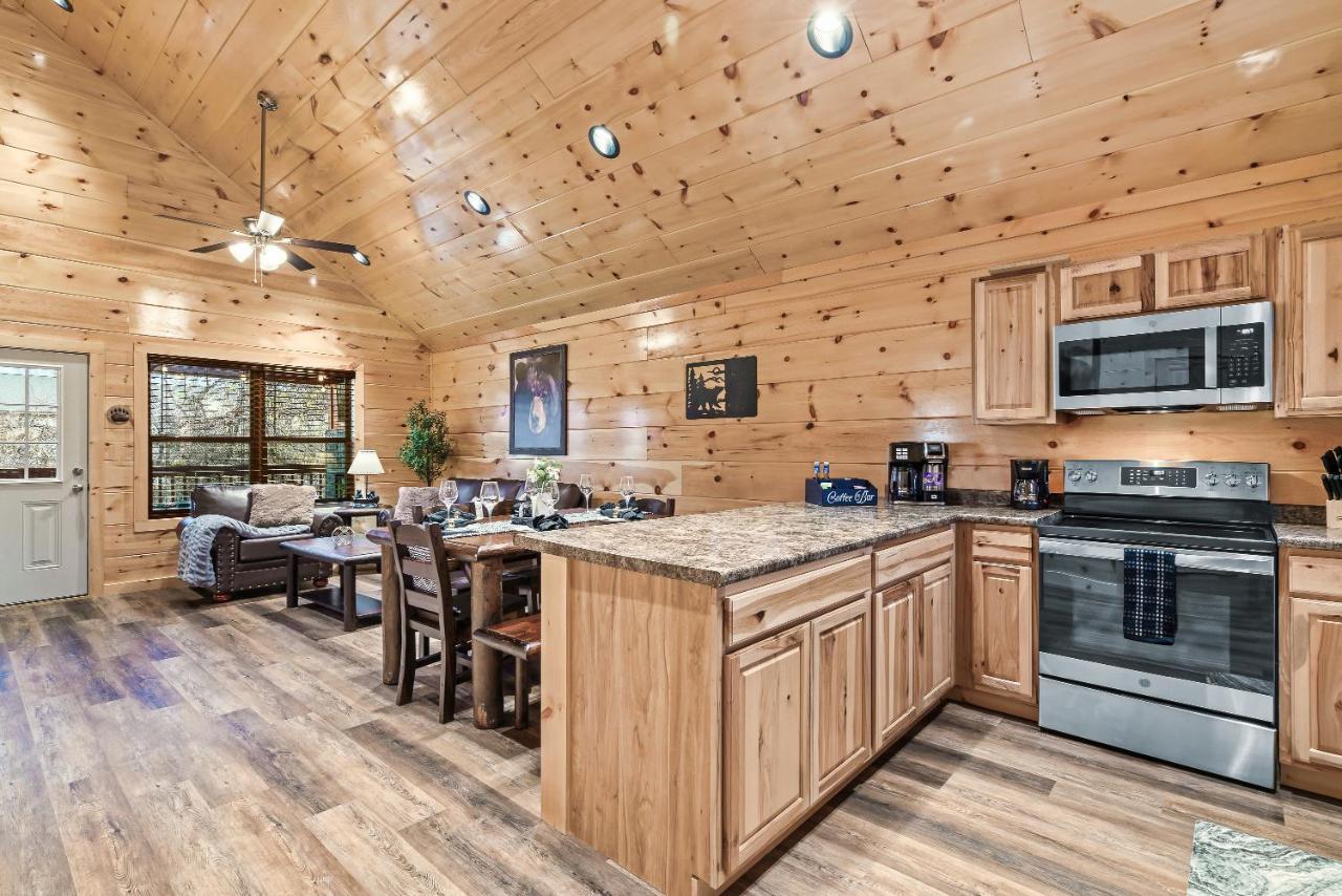 Mountains R Calling, Cozy Hideaway, King Beds, Hot-Tub, Arcade, Ev Ready Pigeon Forge Zewnętrze zdjęcie