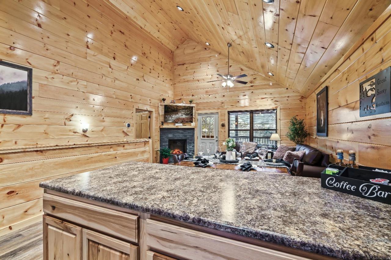 Mountains R Calling, Cozy Hideaway, King Beds, Hot-Tub, Arcade, Ev Ready Pigeon Forge Zewnętrze zdjęcie