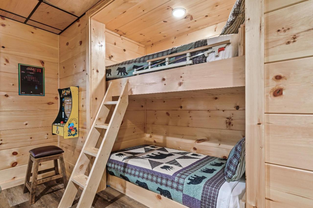 Mountains R Calling, Cozy Hideaway, King Beds, Hot-Tub, Arcade, Ev Ready Pigeon Forge Zewnętrze zdjęcie